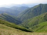 In questo periodo le montagne e le valli sono particolarmente verdi !!!