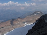 In lontananza il Chaltwassersee e la Capanna Monte Leone sotto il Terrarossa (Wasenhorn)