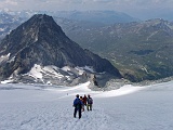 Davanti a noi  l'Hubschhorn (mt.3187) e il Passo del Sempione