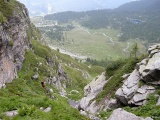 Ritornati velocemente al bivacco facciamo ritorno in Val Buscagna (in alto a dx il Lago Nero)